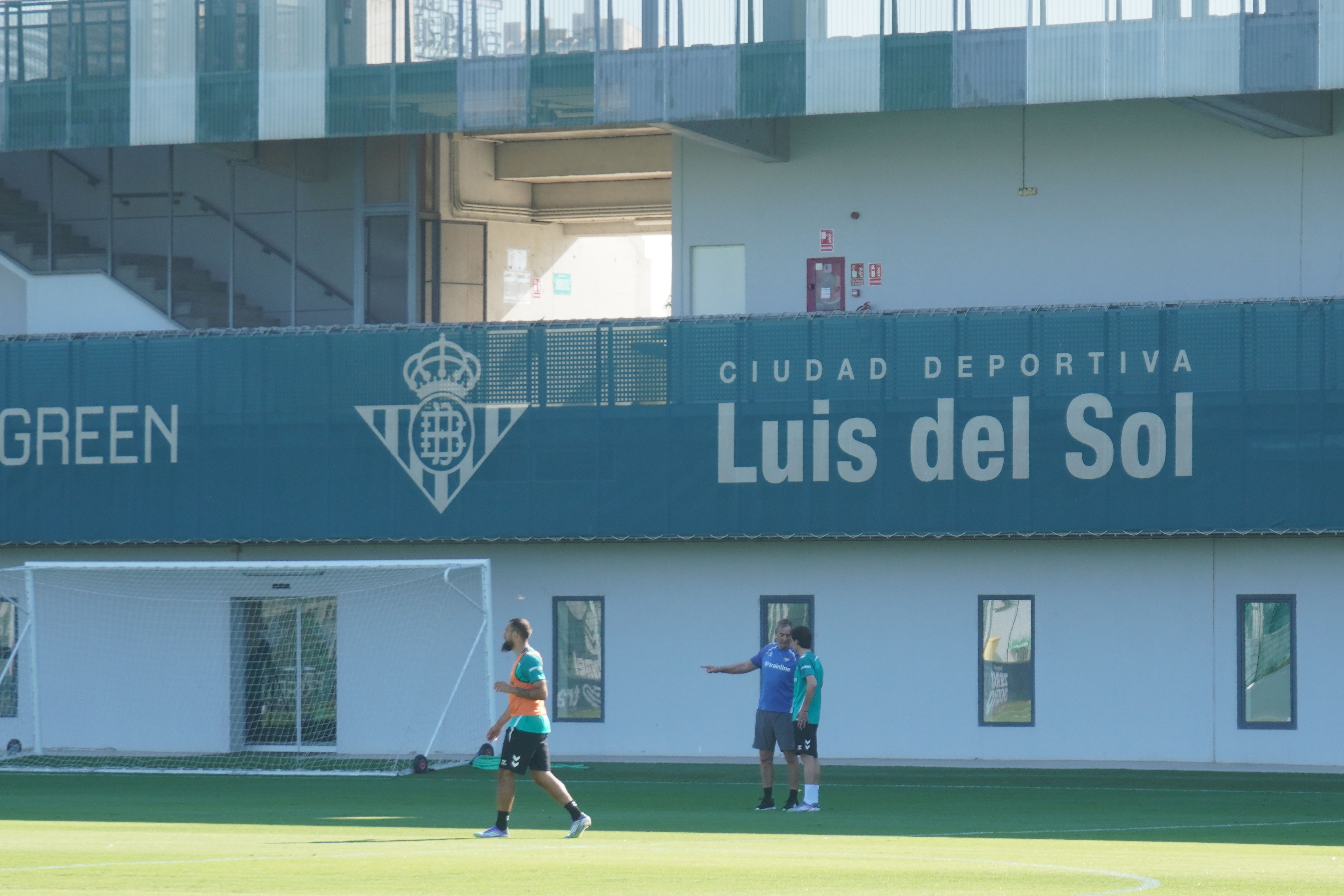 Las instrucciones de Pellegrini y Cousillas a Ortiz y Valentín Gómez antes de poner rumbo a Inglaterra