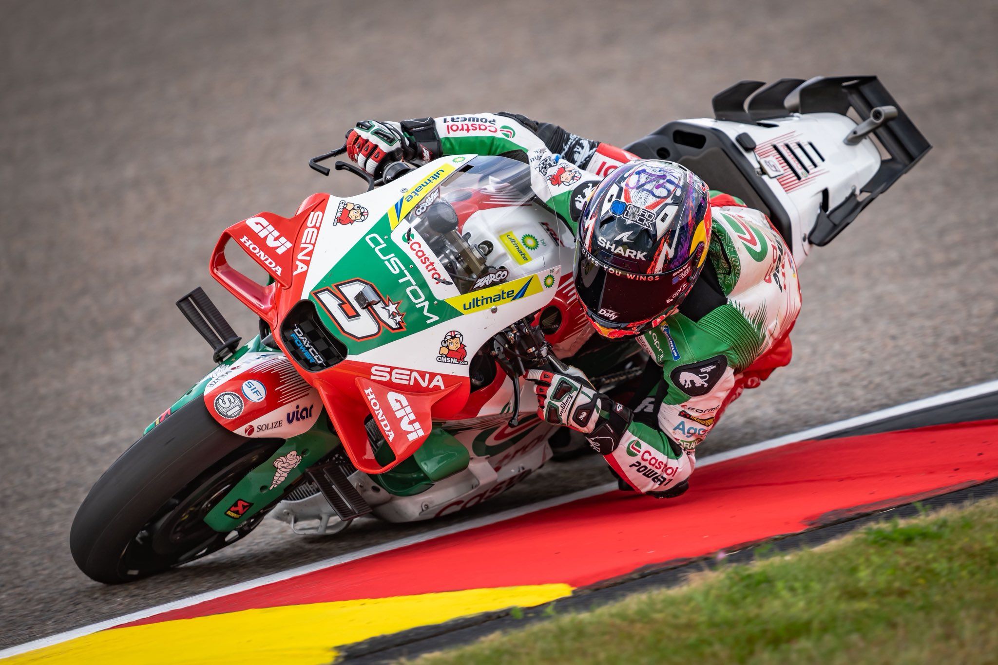 Zarco se lleva el honor más doloroso de MotoGP en 2025