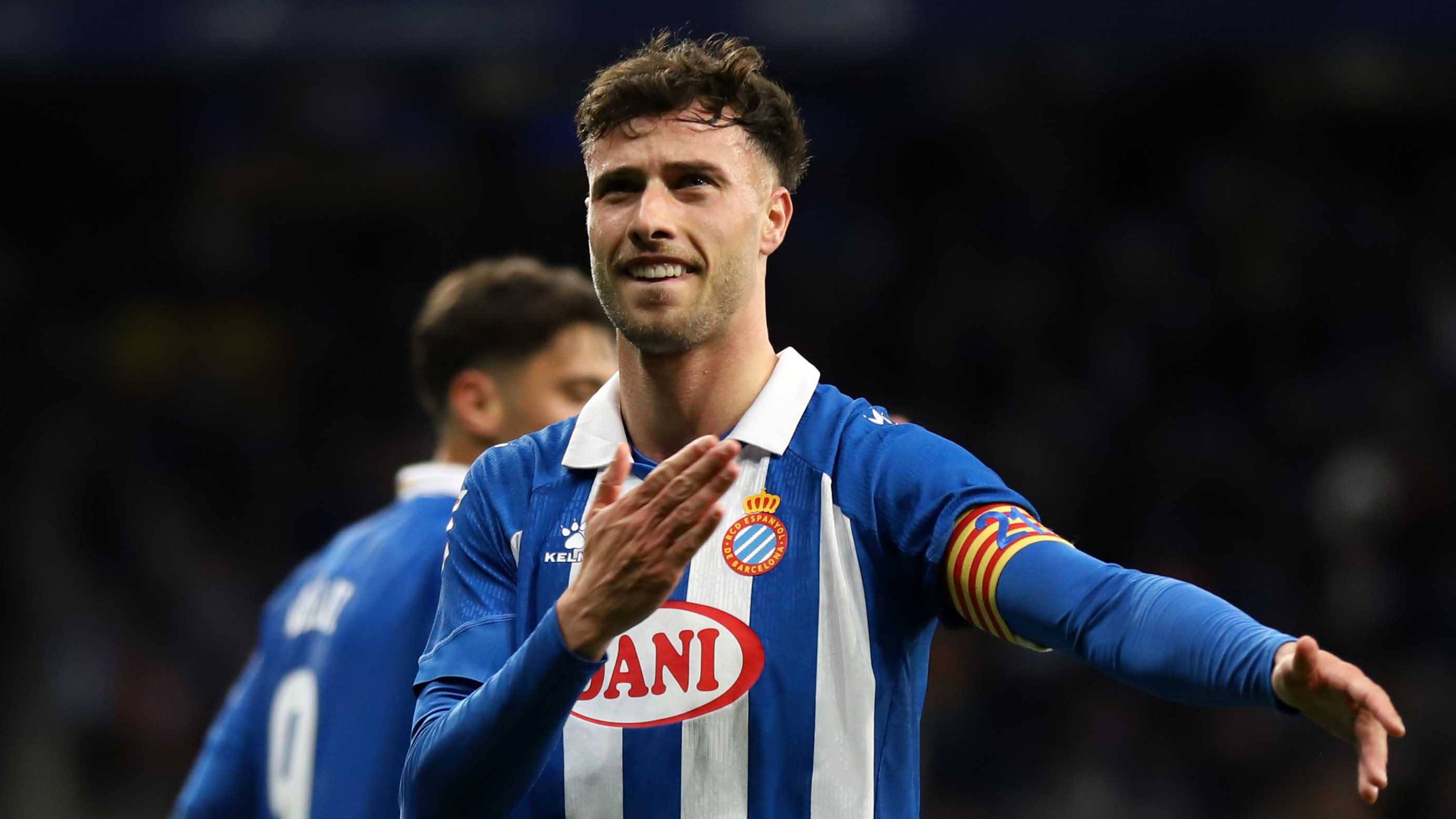Javi Puado se queda