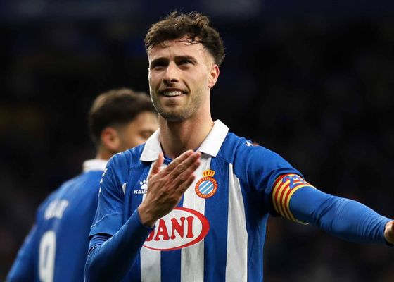Javi Puado se queda