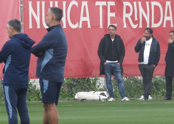 Del Nido y Víctor Orta supervisan el regreso al trabajo del Sevilla con la ausencia de Agoumé