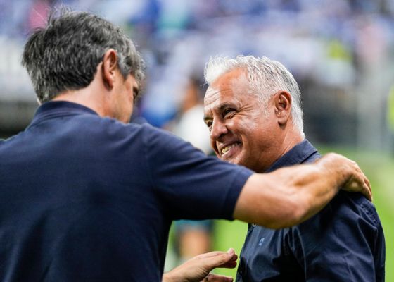 Pacheta, técnico del Granada, elogia a Funes y no se olvida de Sergio Pellicer