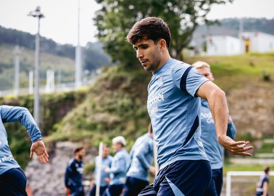 Seis bajas, una de ellas muy importante, en la lista de la Real Sociedad para recibir al Betis