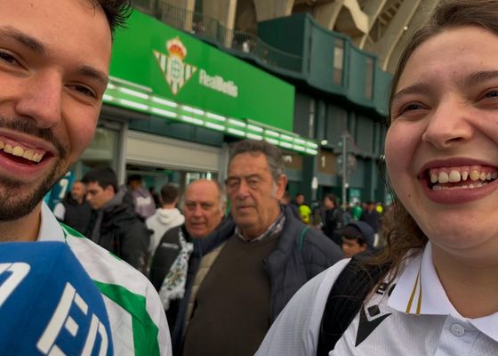 David y Ana, la antítesis al mundo ultra que une al Betis y al Vitória SC hecha pareja