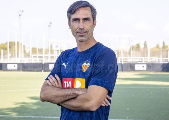 Tragedia en el Valencia: mueren el técnico Fernando Martín y tres de sus hijos en un naufragio en Indonesia  