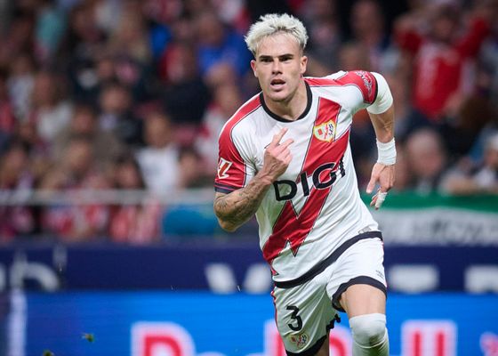 Pep Chavarría acabó expulsado y será baja ante el Lech Poznan