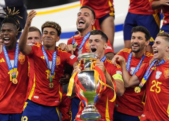 Jesús Navas se retira haciendo historia