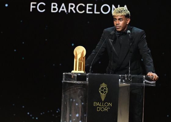 El FC Barcelona domina el Trofeo Kopa