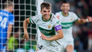 Aleix Febas, oportunidad para el Espanyol mientras el Elche se juega la permanencia en LaLiga