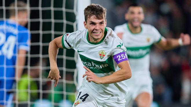 Aleix Febas, oportunidad para el Espanyol mientras el Elche se juega la permanencia en LaLiga
