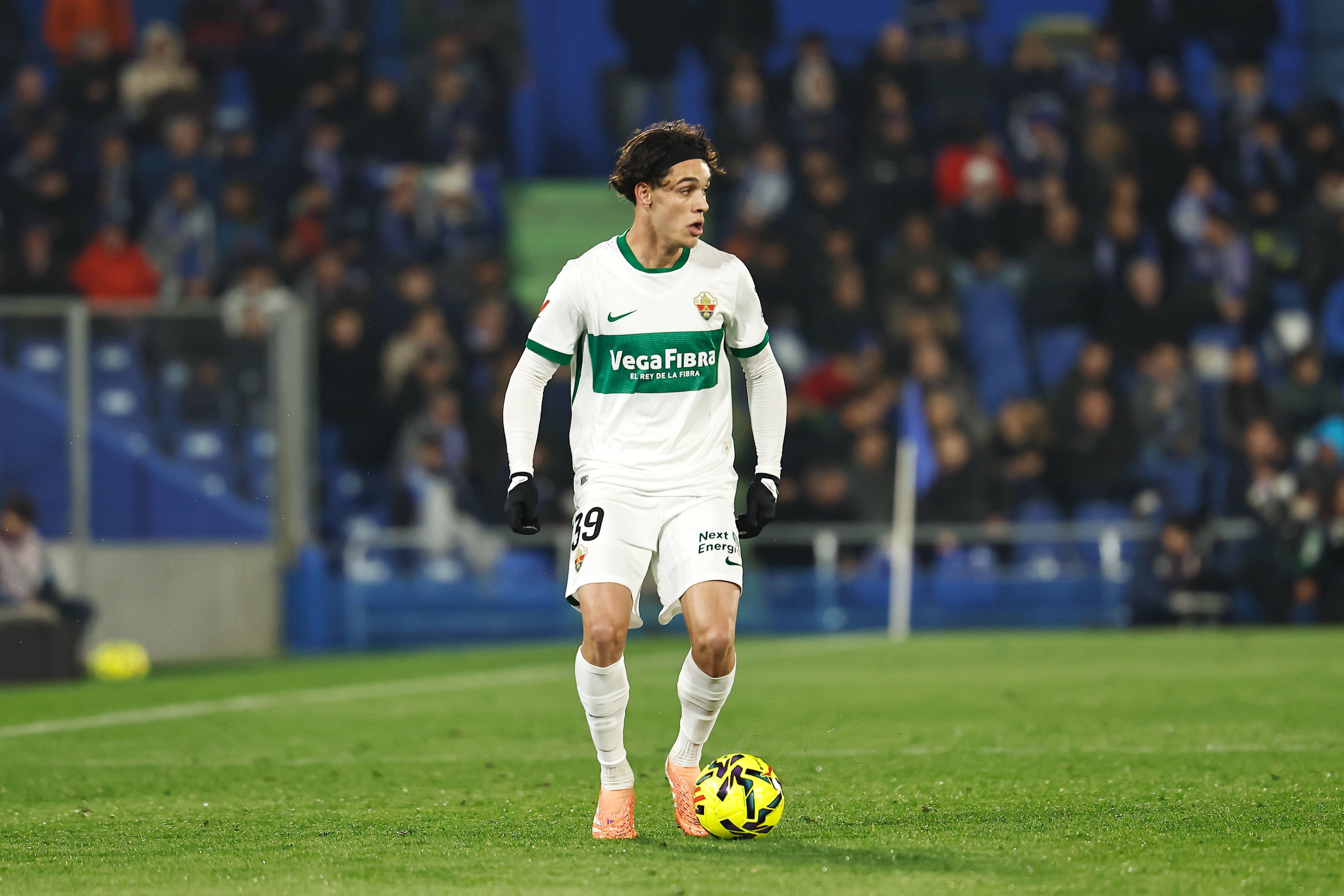 Héctor Fort sigue dando pasos hacia delante en su recuperación y está muy cerca de regresar a la convocatoria del Elche