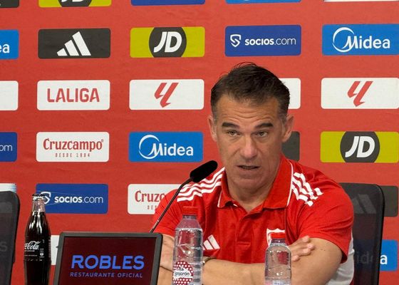 García Plaza no solo mira al Levante y el "paso brutal" que sería ganar para el Sevilla: "Así no vamos a perder"
