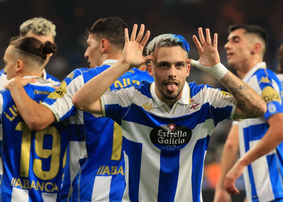 El Deportivo de La Coruña, sorprendido por el Barcelona y el Elche