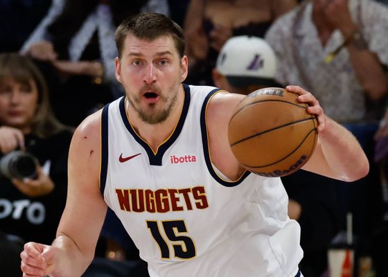 Nikola Jokic dice adiós en medio de la bacanal de los Knicks