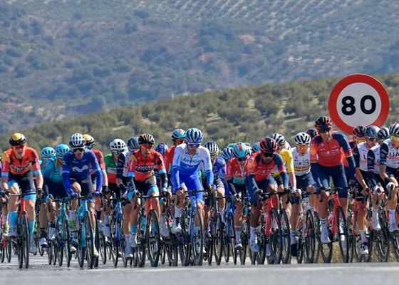 Vuelta a Andalucía 2025 | Etapa 1, recorrido, perfil, horarios y donde ver en TV hoy la etapa entre Torrox-Costa y la Cueva de Nerja