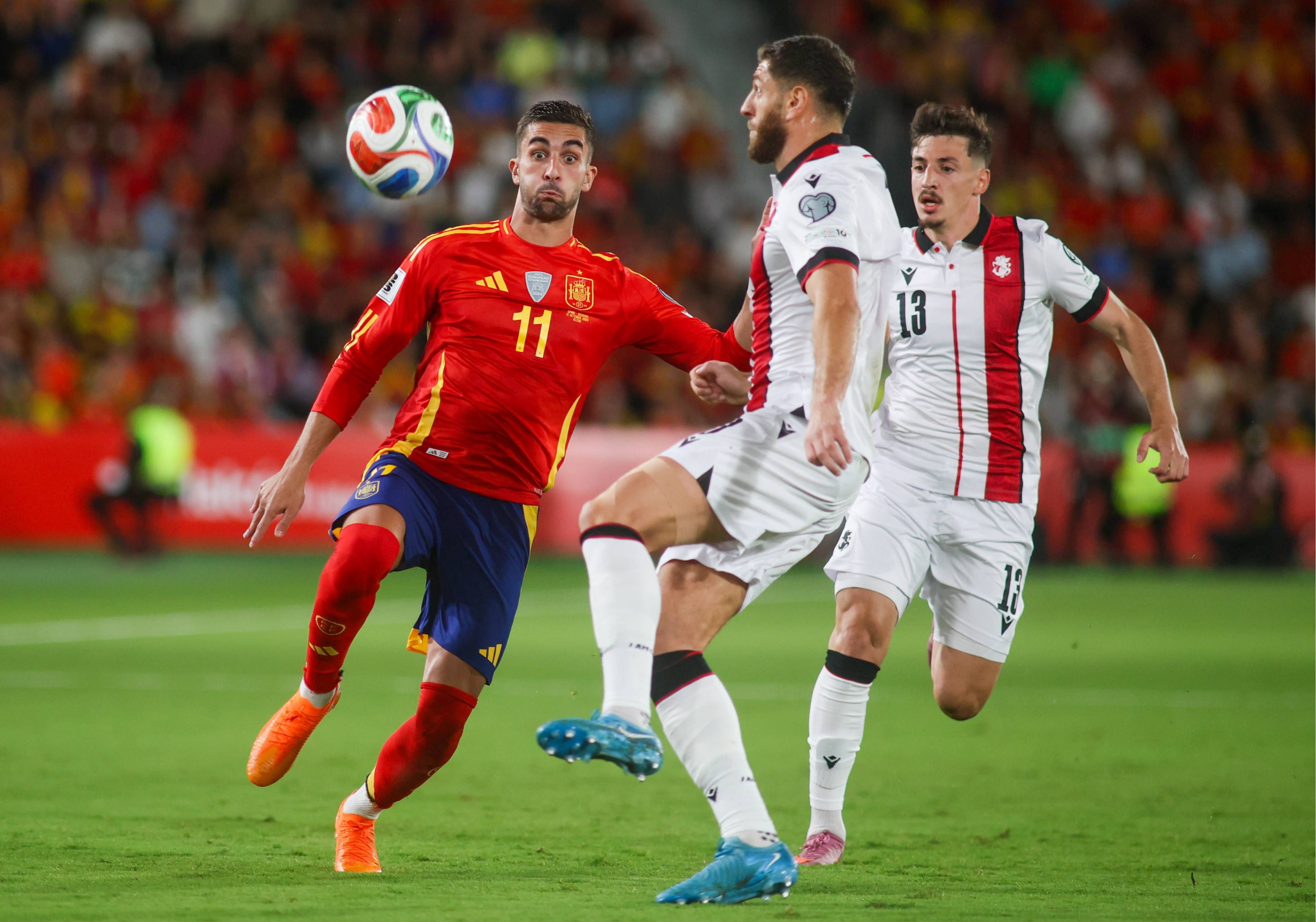 España 2-0 Georgia: Imparable hacia el Mundial