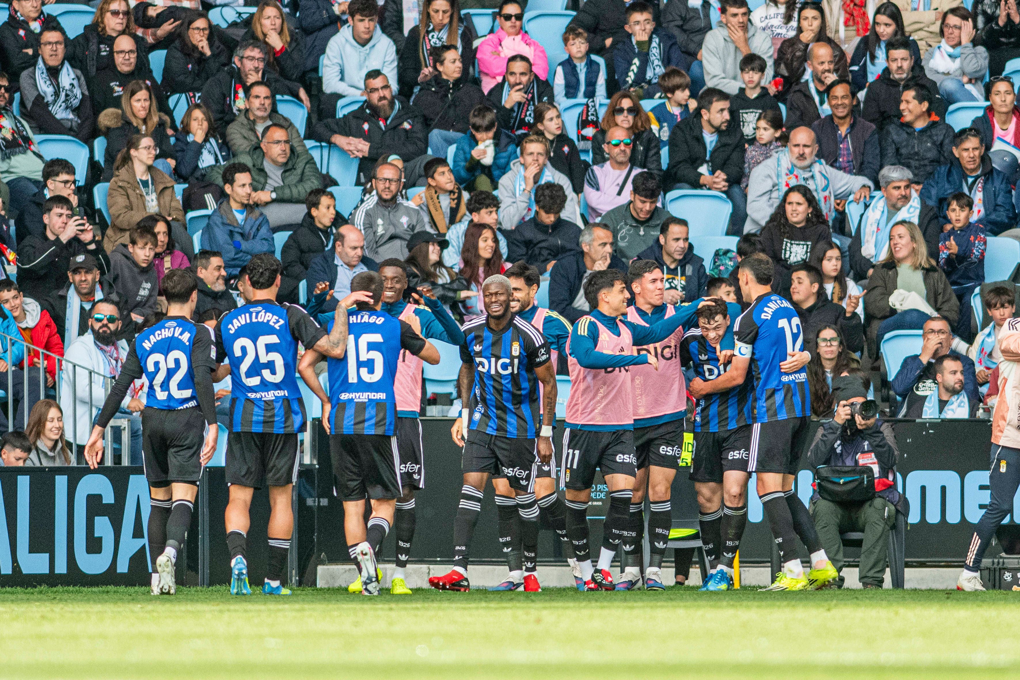 Celta 0-3 Oviedo: Fede Viñas predica el evangelio de la salvación en un desplome absoluto celeste 