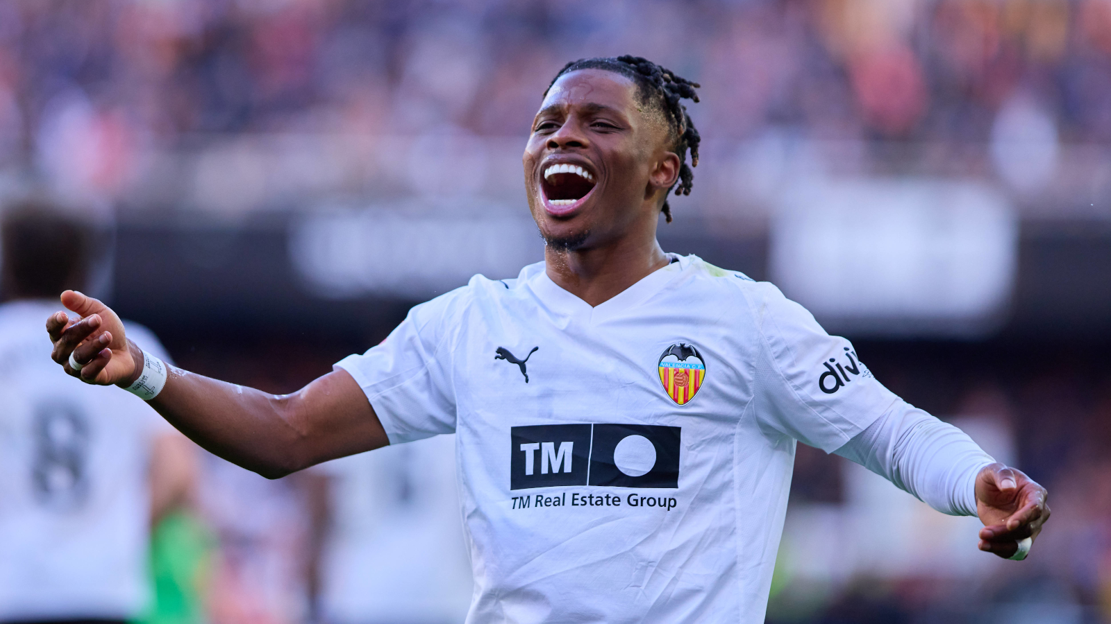 Valencia 1-0 Osasuna: Ramazani le da más aire a Corberán