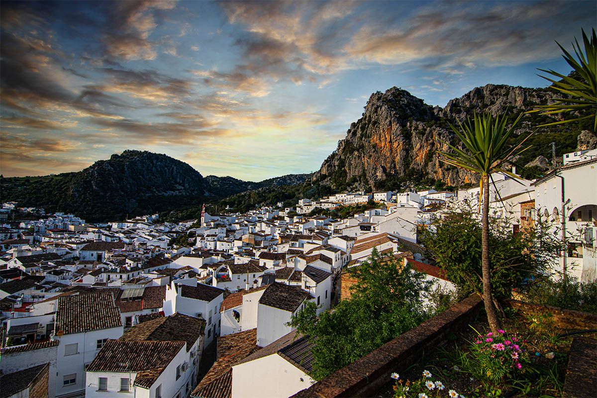 Este es el pueblo de Cádiz que 'aprueba raspado' en felicidad