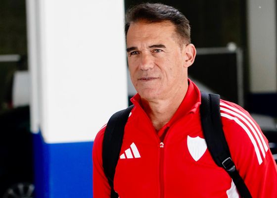 García Plaza sigue sin poder contar con Azpilicueta: las opciones del Sevilla en el eje de la zaga
