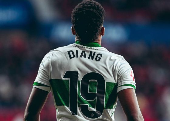 Diang se suma a la pugna por la mediapunta en el Elche tras su primer gran partido