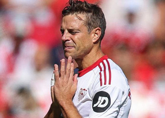 Crece la incertidumbre en el Sevilla con la continuidad de Azpilicueta  
