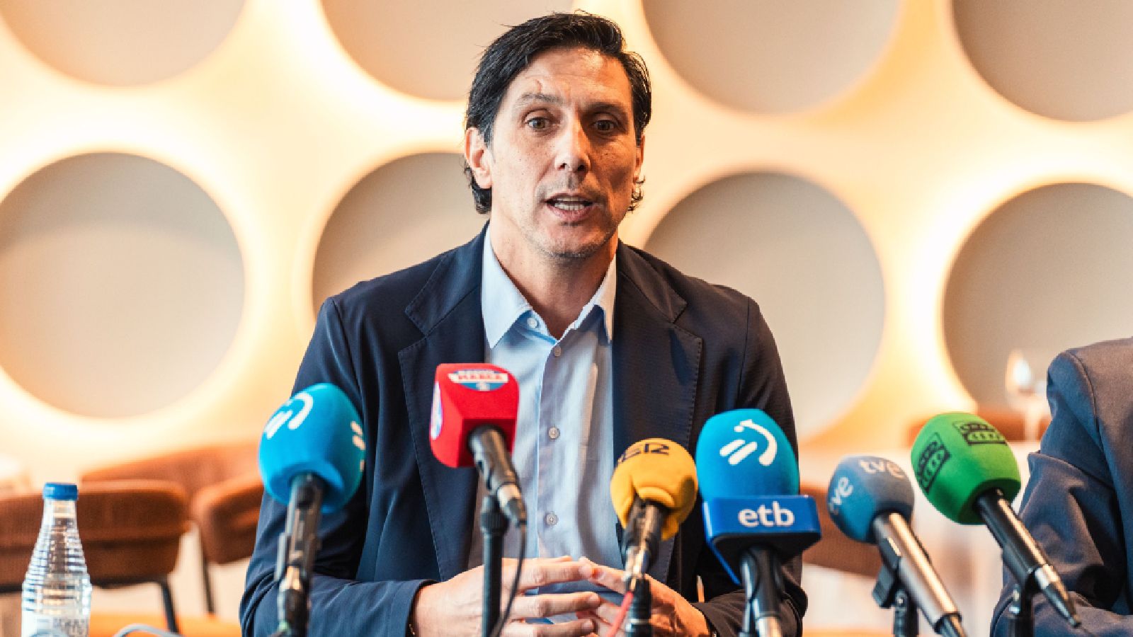 Sergio Fernández, director deportivo del Alavés, analiza el mercado invernal: "Estamos satisfechos porque hemos cubierto las necesidades"