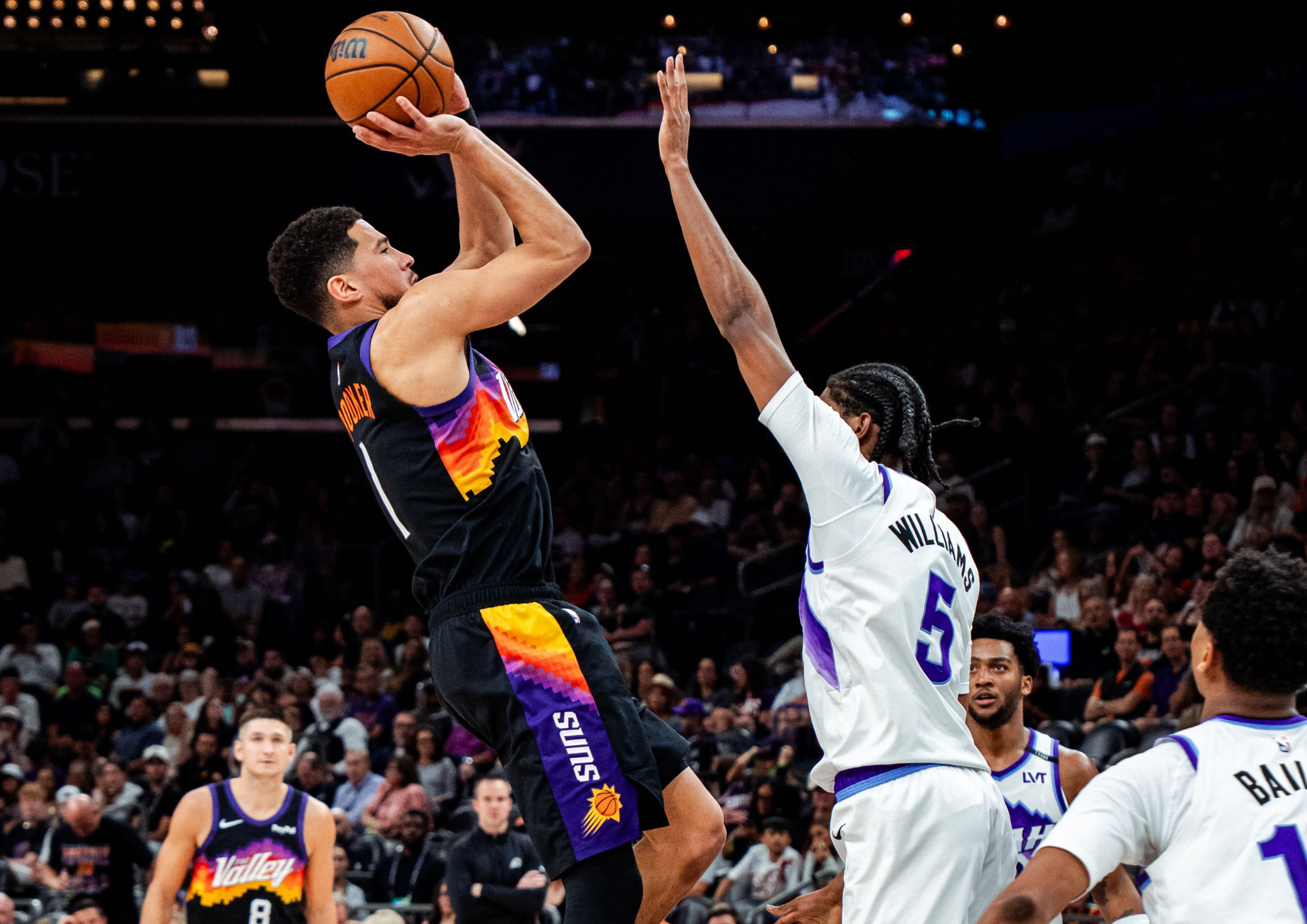 Detroit no frena, los Spurs intimidan y Snyder entra en el club de las 500 victorias