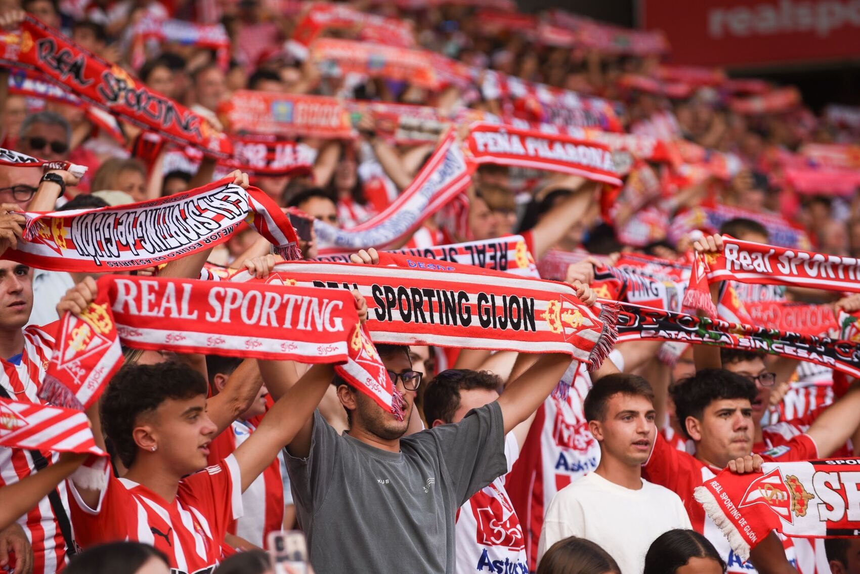 Escudo del Sporting de Gijón: historia, significado, heráldica y evolución del emblema de los asturianos