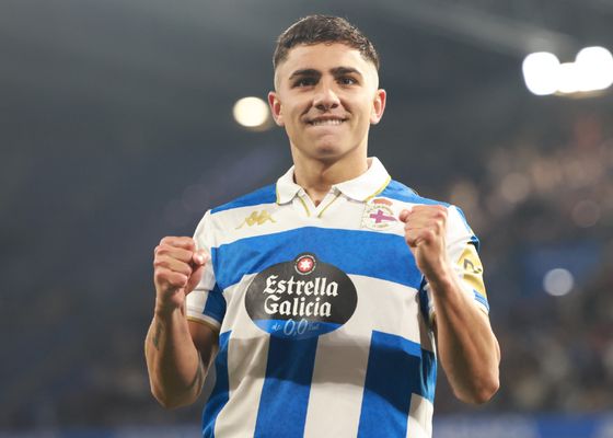 El Deportivo remonta al Mirandés y vuelve al ascenso directo