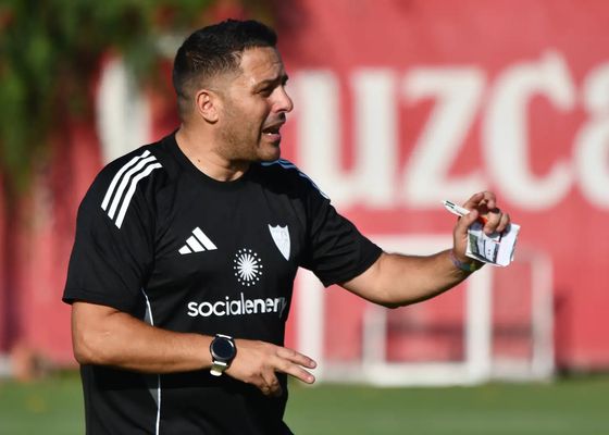 El entrenador del Sevilla elogia la lista de fichajes y promete exigencia