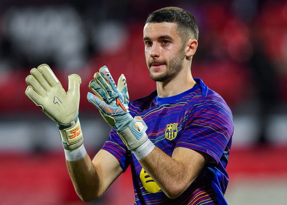 Joan García no quiere hablar más de la selección española y el vestuario del Barcelona hace autocrítica