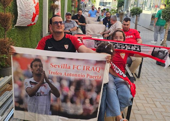 No le dejaron viajar a ver el partido, pero Ahmed Al-Hashimi disfrutó 'haciendo Sevilla' en Bagdad