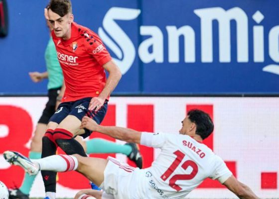 Gudelj y Suazo meten el dedo en la llaga tras la derrota del Sevilla: "Duele muchísimo"