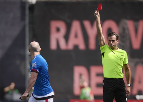 Isi recibe una dura sanción: el Comité de Disciplina, sin piedad