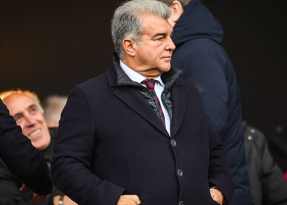 Víctor Font denuncia que Laporta "hace campaña con recursos del club" y exige igualdad de condiciones