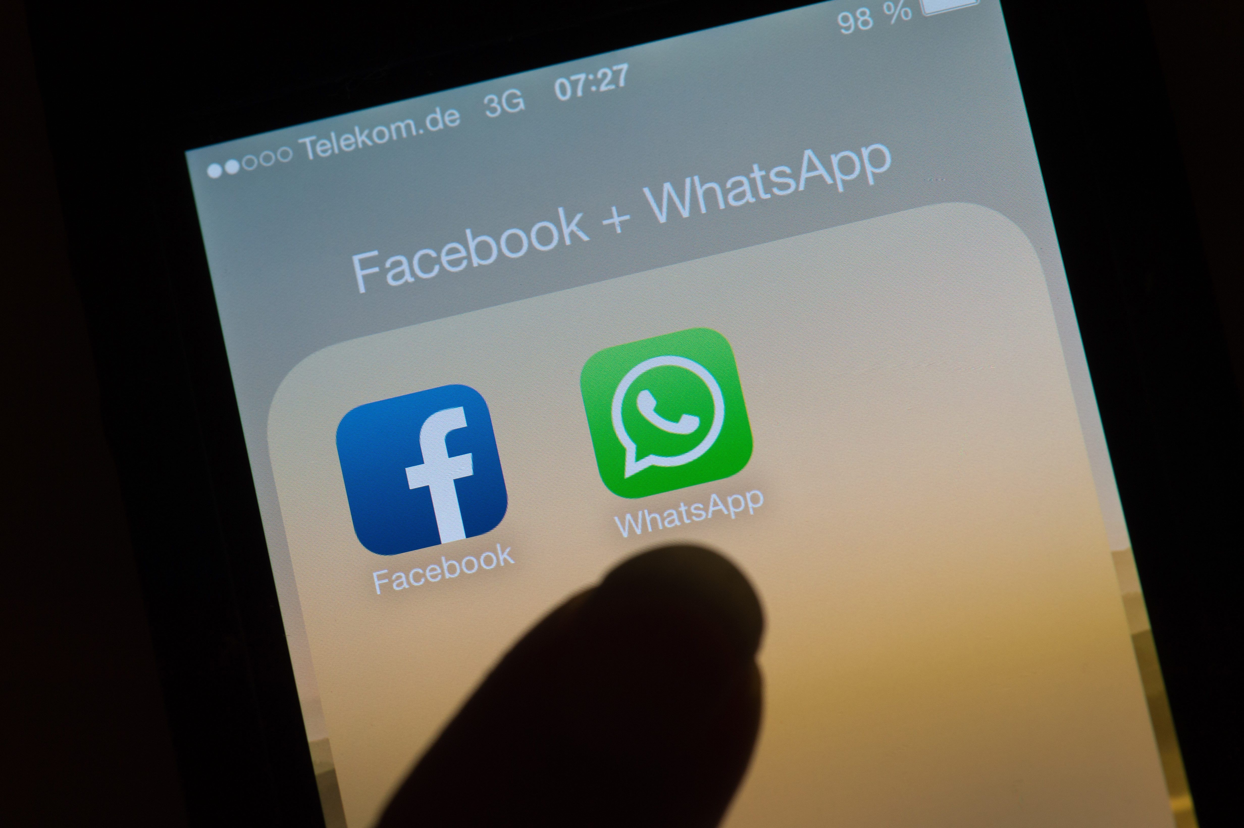 España aprueba una medida para espiar los mensajes de WhatsApp, Telegram o Gmail 