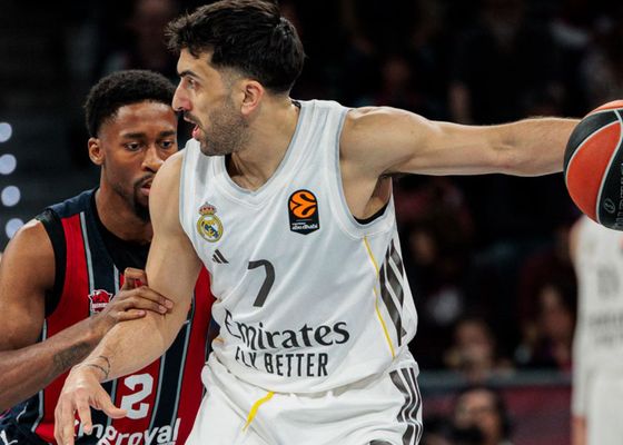 El Real Madrid se 'suicida' en Vitoria y lo ve todo muy negro