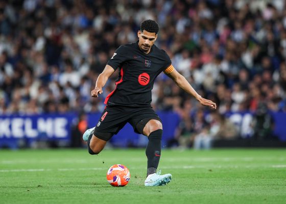 Apuntan a Ronald Araújo