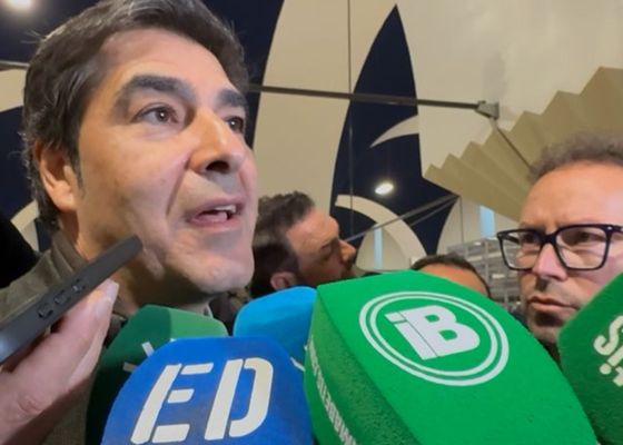Ángel Haro confirma la continuidad de Pellegrini y niega que exista una cláusula para irse gratis a Chile: "En el Betis no hay debate" 