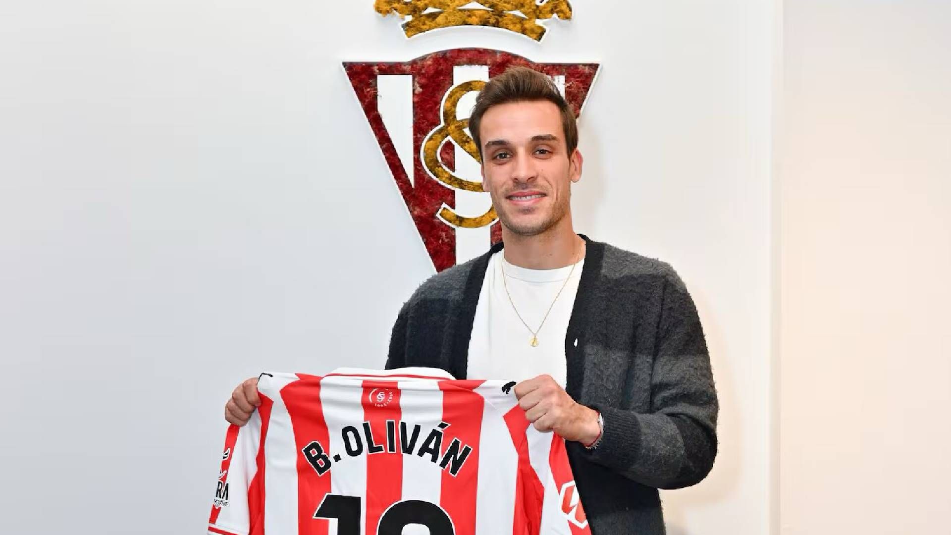 El Sporting apunta alto: Brian Oliván, nuevo refuerzo para la segunda vuelta