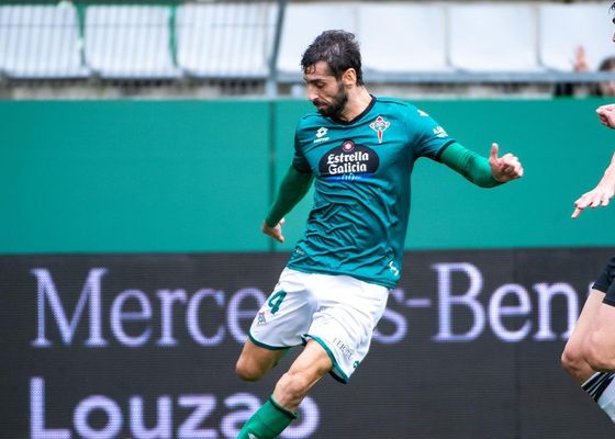 Álvaro Vadillo: "Entreno al máximo y los ratos que me toque jugar lo doy todo"