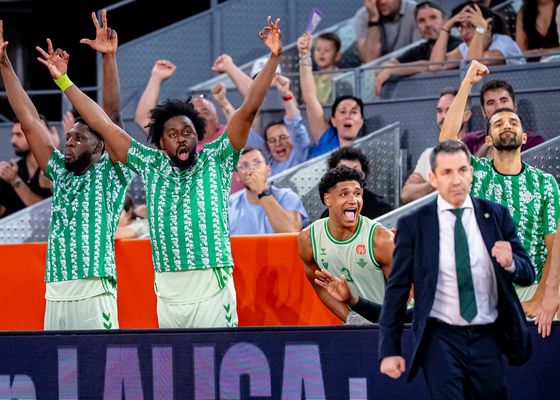 El Betis alcanza el cielo en la Caja Mágica
