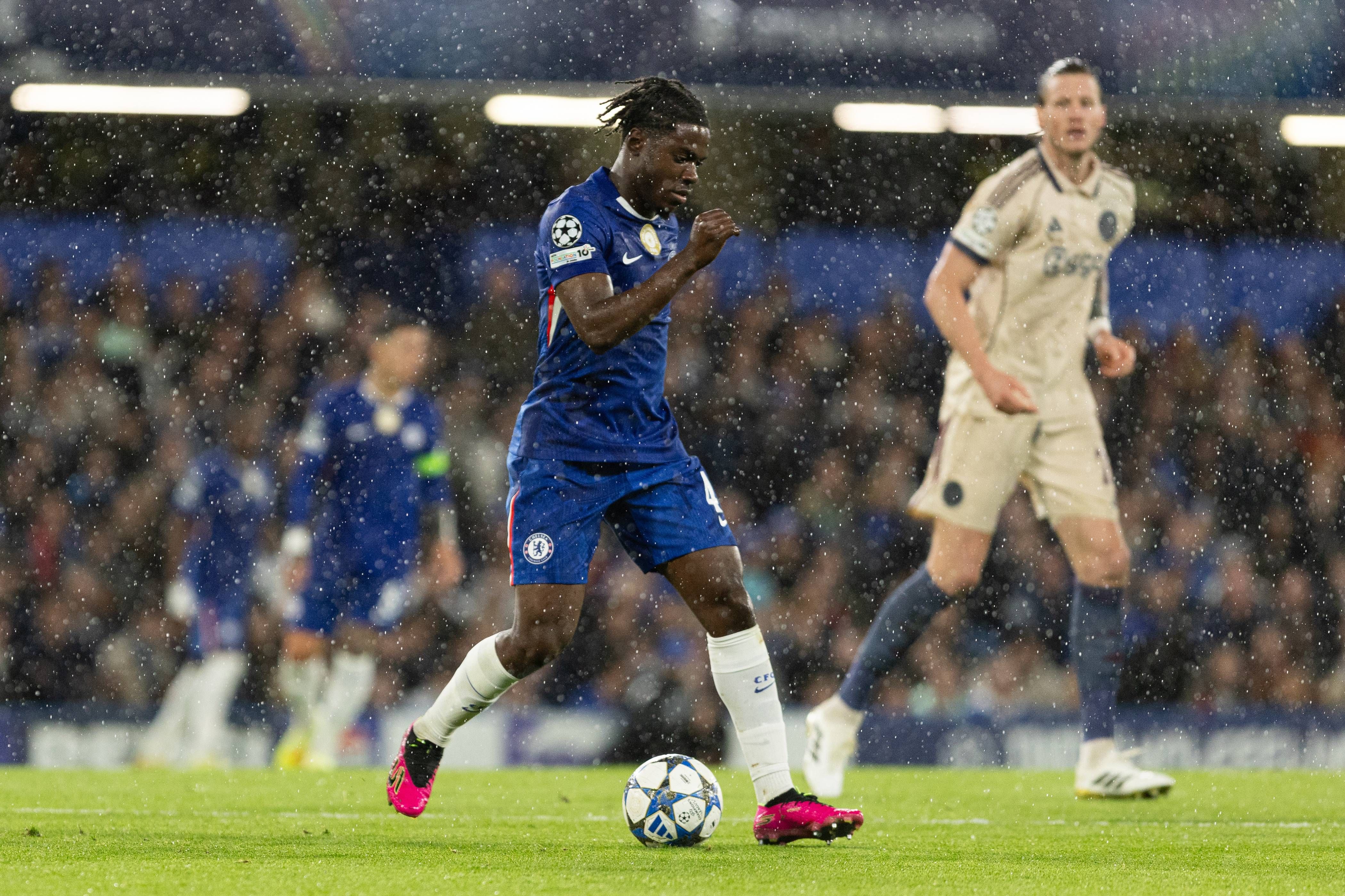 Roméo Lavia: más de 60 millones gastó el Chelsea en su fichaje y casi 500 días de baja