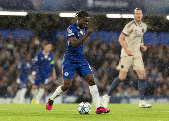 Roméo Lavia: más de 60 millones gastó el Chelsea en su fichaje y casi 500 días de baja