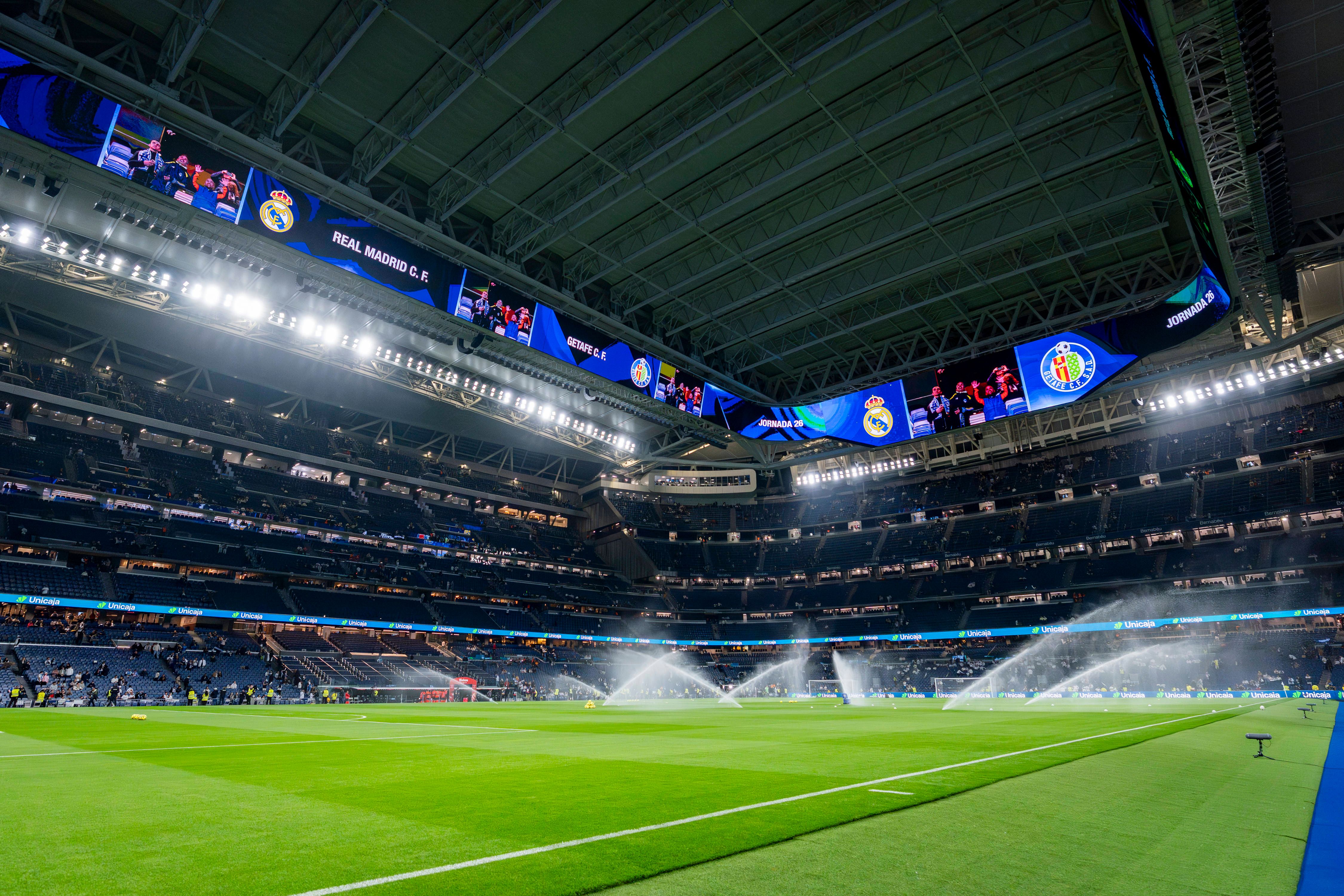 Un saludo nazi en el Real Madrid - Benfica acaba en sanción y advertencia de cierre parcial del Santiago Bernabéu