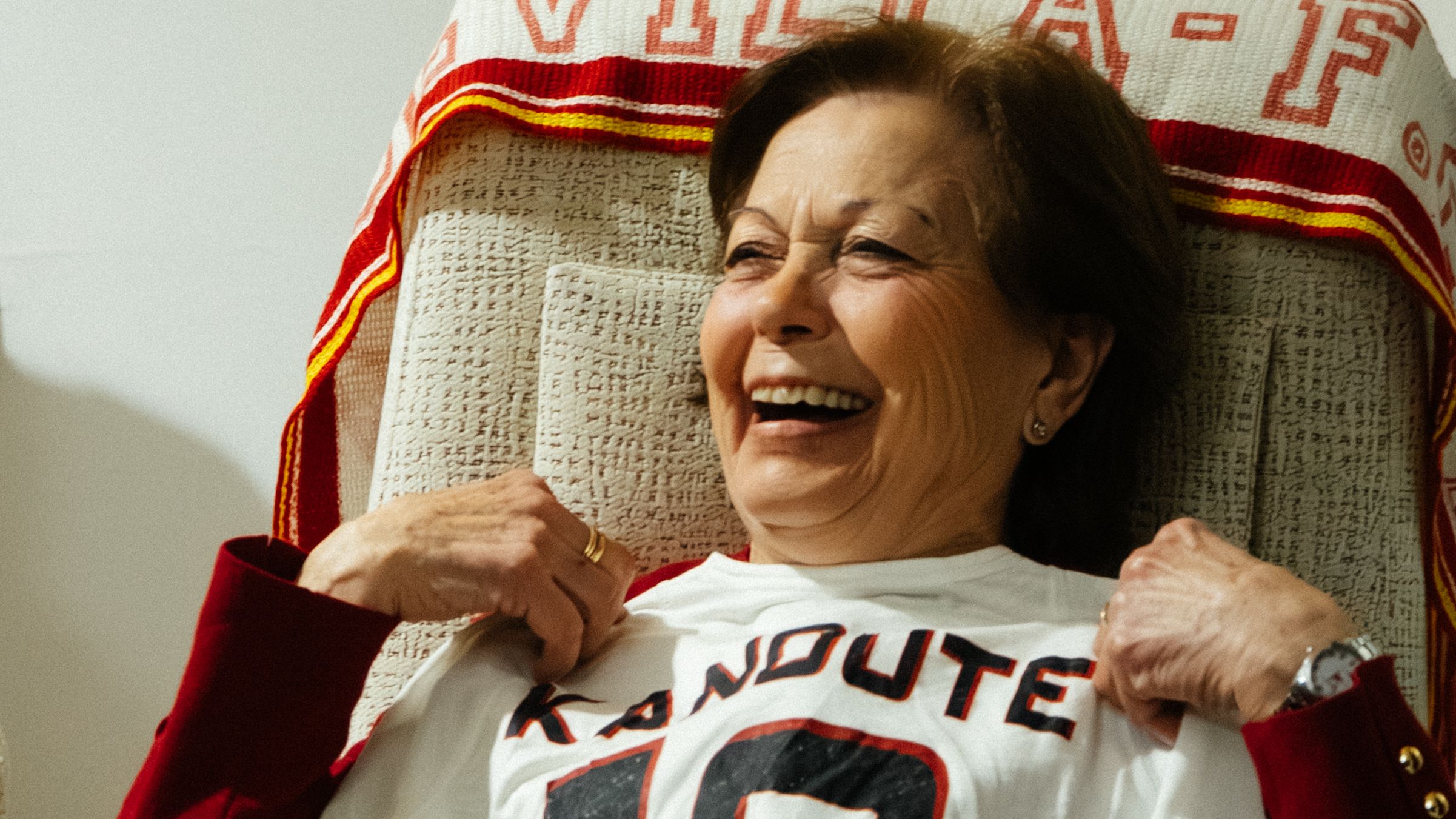 Remedios, la sevillista con Alzheimer que ha podido cumplir su sueño: un saludo de Kanouté