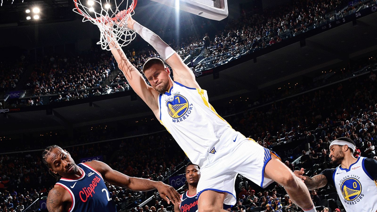 Stephen Curry y Gui Santos mandan a casa a Kawhi Leonard