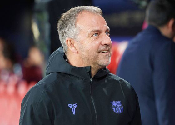 Hansi Flick aprieta el puño en El Sadar: "Hemos gestionado muchas lesiones, pero este equipo tiene potencial"