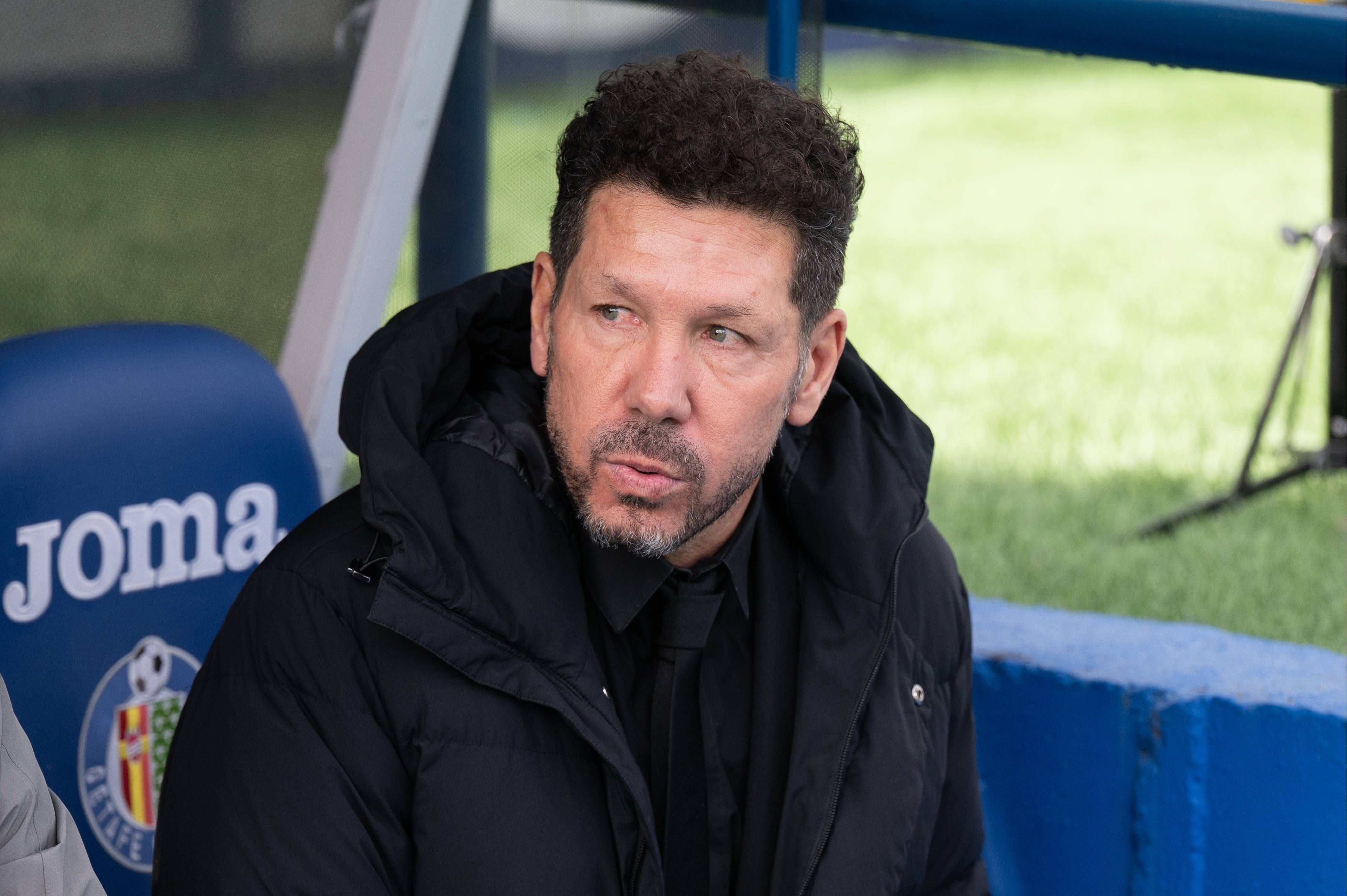 Simeone duda del arbitraje